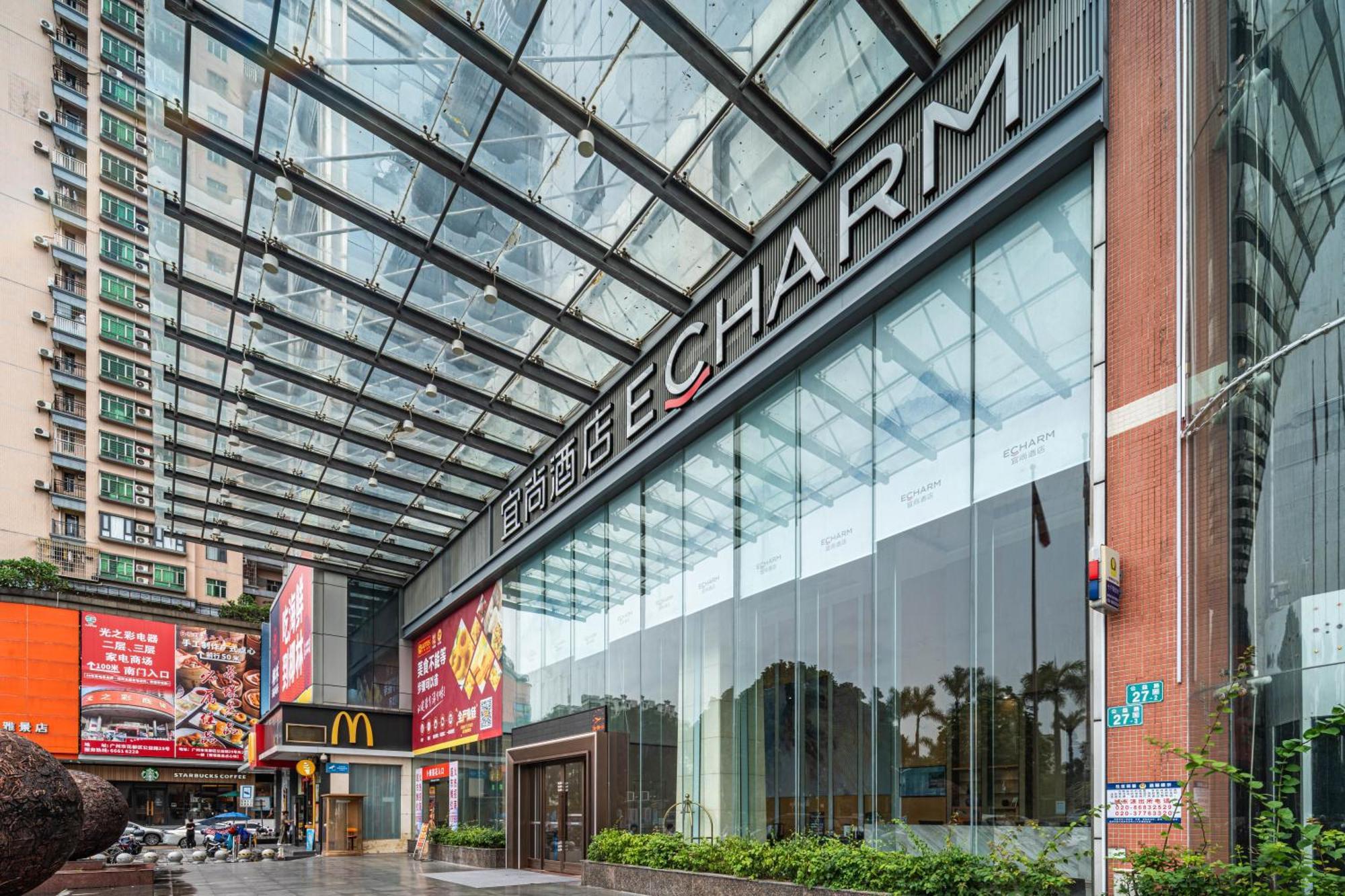 Echarm International Hotel Guangzhou Baiyun International Airport Huadu Plaza Branch - Free Deliver Service To Guangzhou Baiyun International Airport & Free Deliver Service To Canton Fair Complex During Canton Fair Period Buitenkant foto