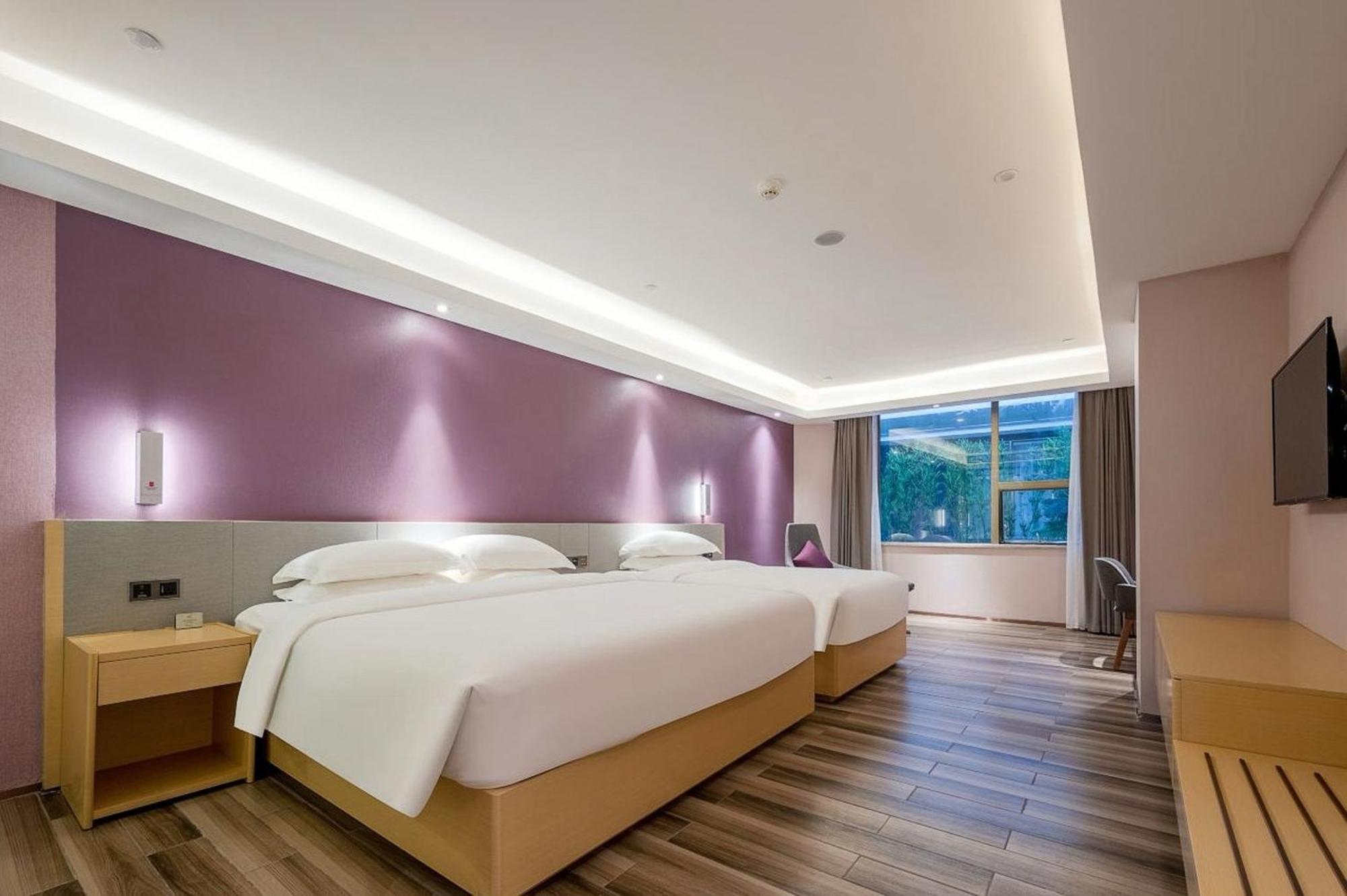 Echarm International Hotel Guangzhou Baiyun International Airport Huadu Plaza Branch - Free Deliver Service To Guangzhou Baiyun International Airport & Free Deliver Service To Canton Fair Complex During Canton Fair Period Buitenkant foto