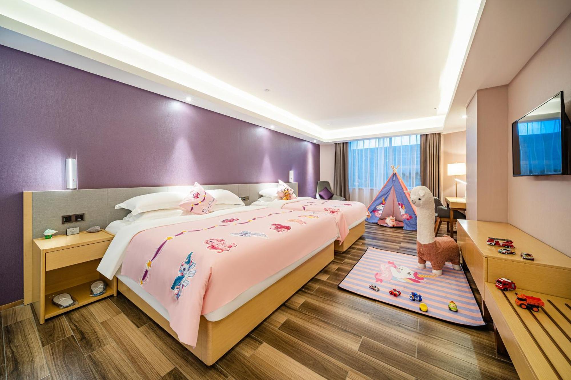 Echarm International Hotel Guangzhou Baiyun International Airport Huadu Plaza Branch - Free Deliver Service To Guangzhou Baiyun International Airport & Free Deliver Service To Canton Fair Complex During Canton Fair Period Buitenkant foto