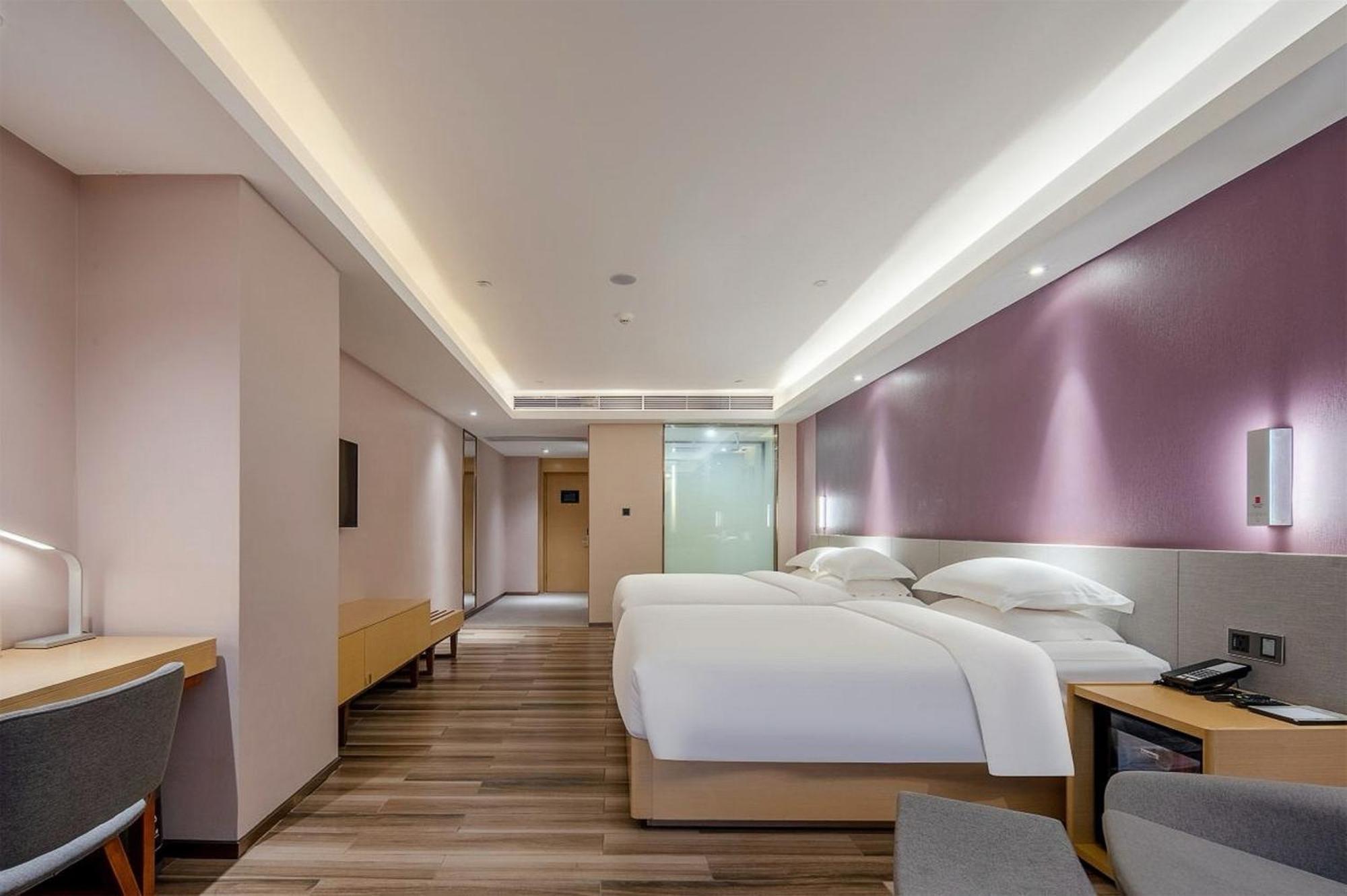 Echarm International Hotel Guangzhou Baiyun International Airport Huadu Plaza Branch - Free Deliver Service To Guangzhou Baiyun International Airport & Free Deliver Service To Canton Fair Complex During Canton Fair Period Buitenkant foto