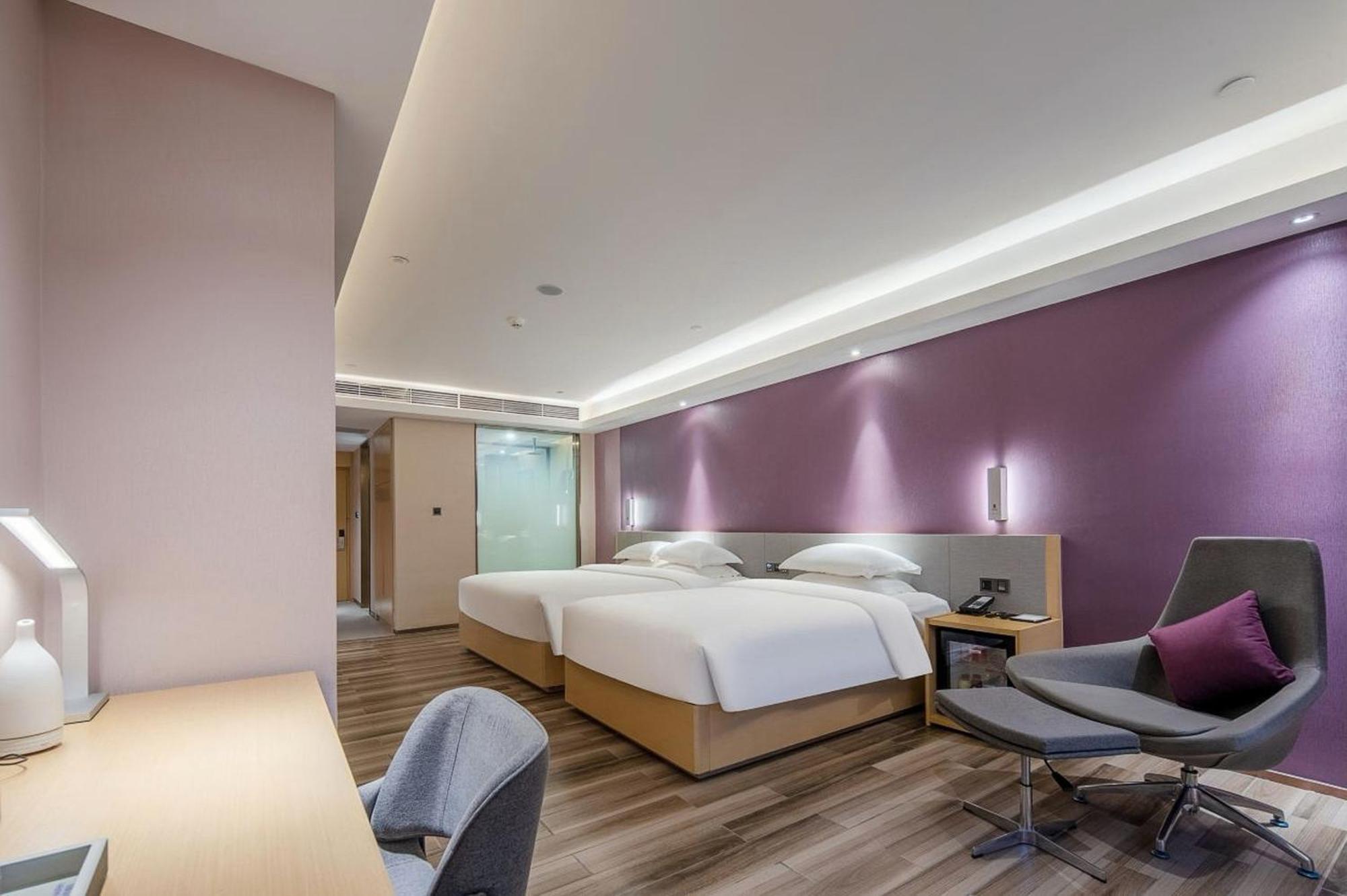 Echarm International Hotel Guangzhou Baiyun International Airport Huadu Plaza Branch - Free Deliver Service To Guangzhou Baiyun International Airport & Free Deliver Service To Canton Fair Complex During Canton Fair Period Buitenkant foto