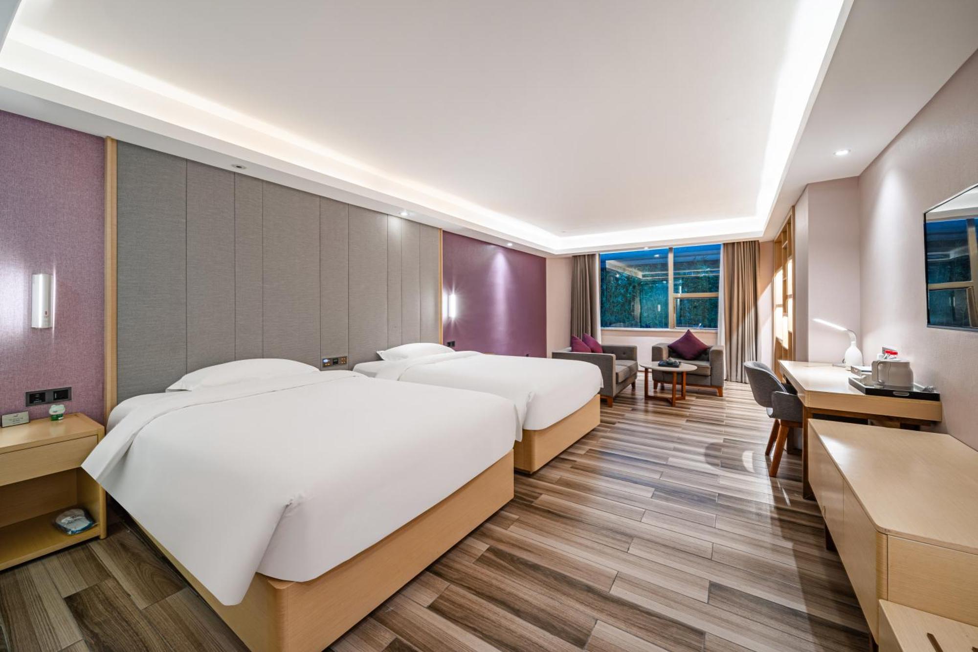Echarm International Hotel Guangzhou Baiyun International Airport Huadu Plaza Branch - Free Deliver Service To Guangzhou Baiyun International Airport & Free Deliver Service To Canton Fair Complex During Canton Fair Period Buitenkant foto