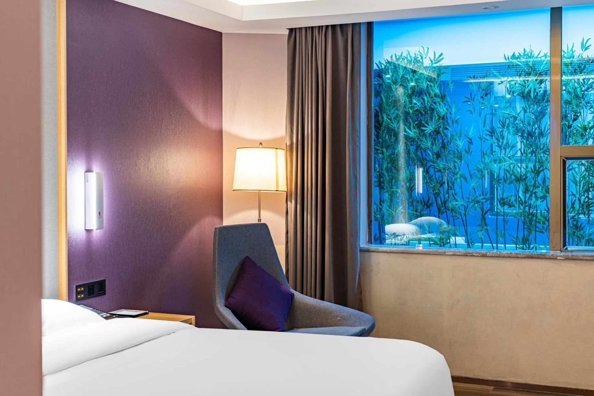 Echarm International Hotel Guangzhou Baiyun International Airport Huadu Plaza Branch - Free Deliver Service To Guangzhou Baiyun International Airport & Free Deliver Service To Canton Fair Complex During Canton Fair Period Buitenkant foto