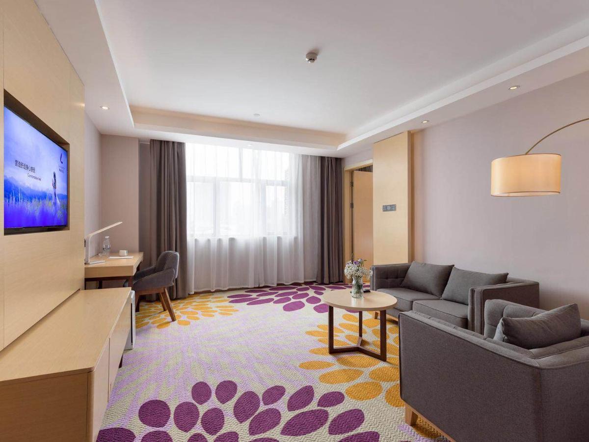 Echarm International Hotel Guangzhou Baiyun International Airport Huadu Plaza Branch - Free Deliver Service To Guangzhou Baiyun International Airport & Free Deliver Service To Canton Fair Complex During Canton Fair Period Buitenkant foto