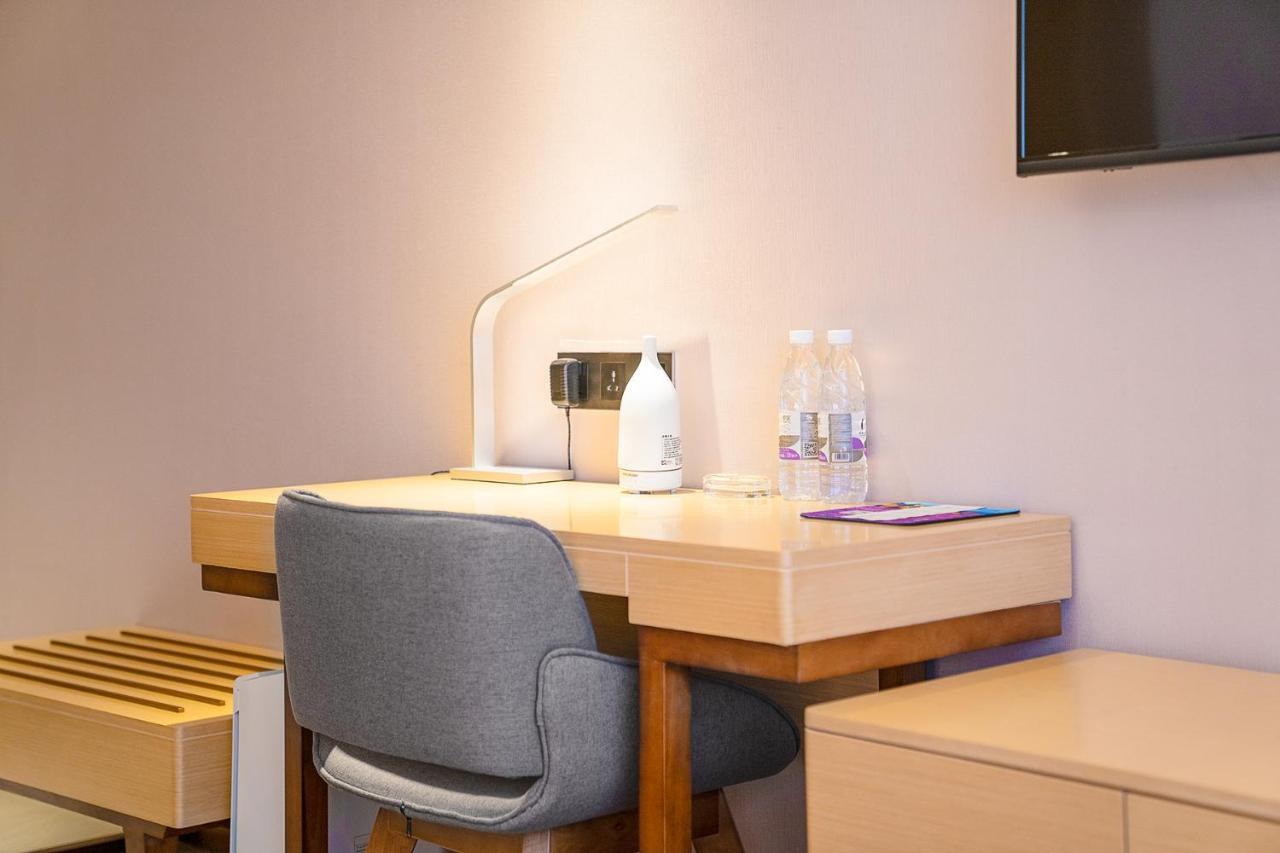 Echarm International Hotel Guangzhou Baiyun International Airport Huadu Plaza Branch - Free Deliver Service To Guangzhou Baiyun International Airport & Free Deliver Service To Canton Fair Complex During Canton Fair Period Buitenkant foto